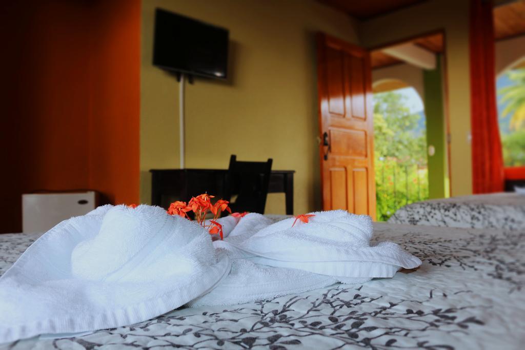 Hotel Las Flores Fortuna La Fortuna Luaran gambar