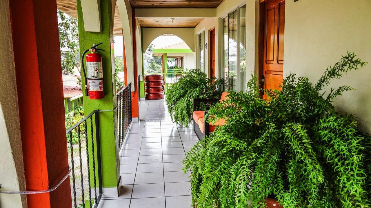 Hotel Las Flores Fortuna La Fortuna Luaran gambar