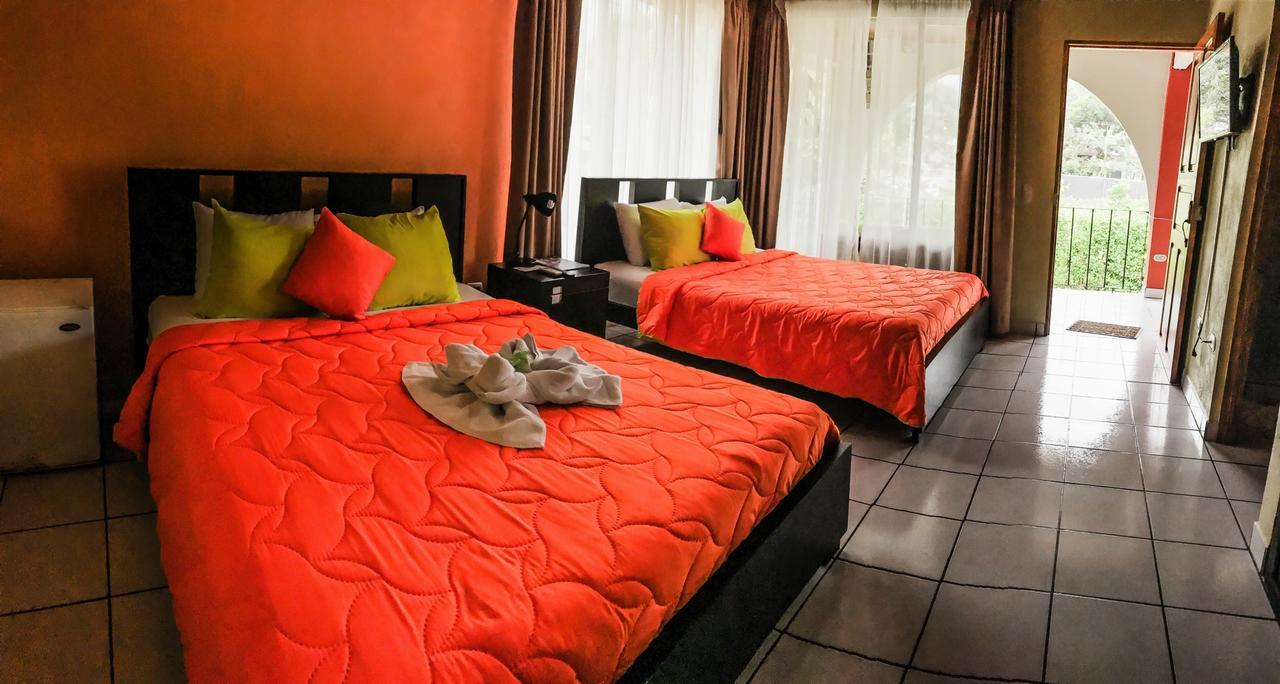Hotel Las Flores Fortuna La Fortuna Luaran gambar